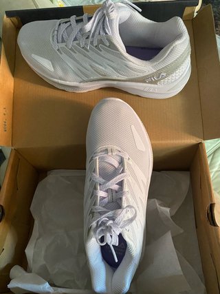 Zapatillas Fila Blancas y Moradas Nuevas