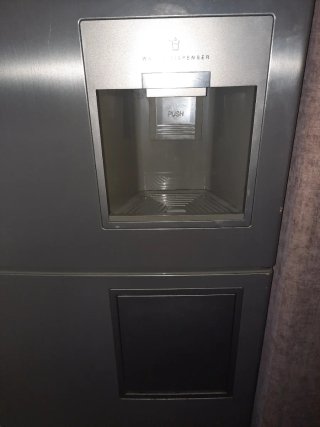 Frigorífico pantalla digital, dispensador agua