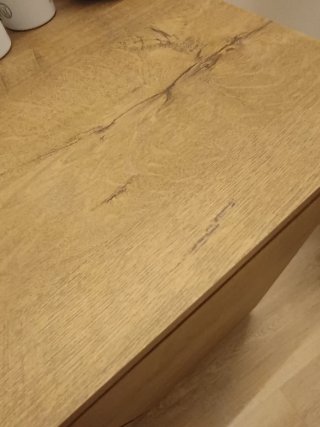 Mueble de baño con lavabo y grifo