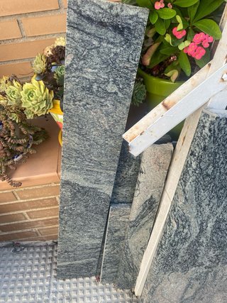 Trozos de granito pulido