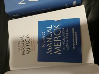 Tres tomos de medicina.