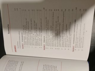 Tres tomos de medicina.