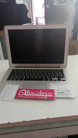 MacBook Air 2014 Intel Core i5.