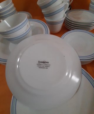 Vajilla de porcelana azul y blanca
