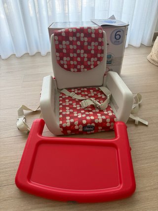 Asiento elevador bebé Chicco rojo