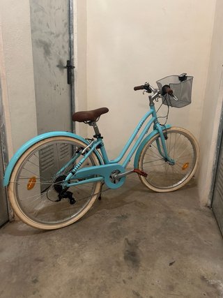 Bicicleta de paseo azul niña