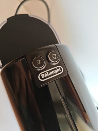 Cafetera Nespresso DeLonghi Inissia Negra