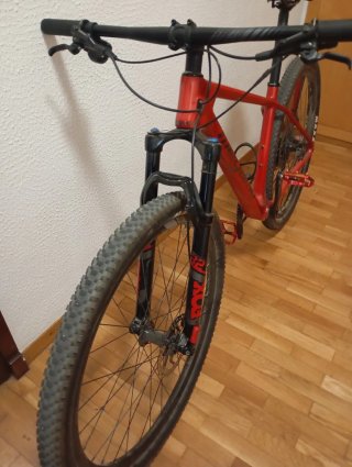 MTB de carbono, talla M 29"
