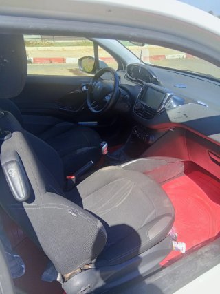 Peugeot 208 2014