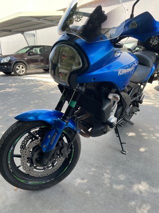 Kawasaki Versys 650 Azul y Negra
