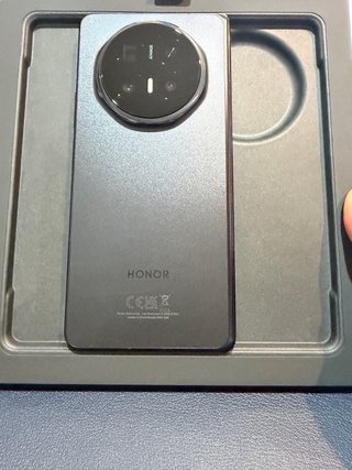 Honor Magic V6