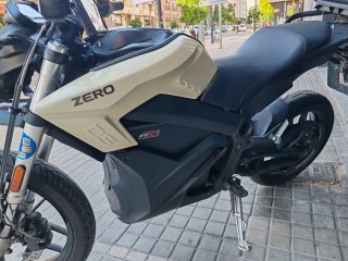 Moto Eléctrica Zero Enduro Beige/Negra
