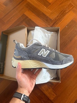 New Balance 878