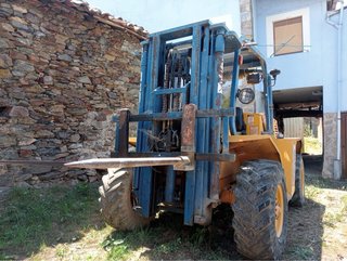 Carretilla Uromac 4x4 con 1746 horas