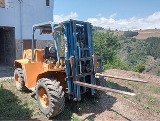 Carretilla Uromac 4x4 con 1746 horas