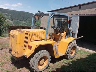 Carretilla Uromac 4x4 con 1746 horas