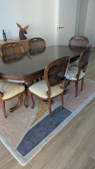 Mesa comedor y 6 sillas madera oscura