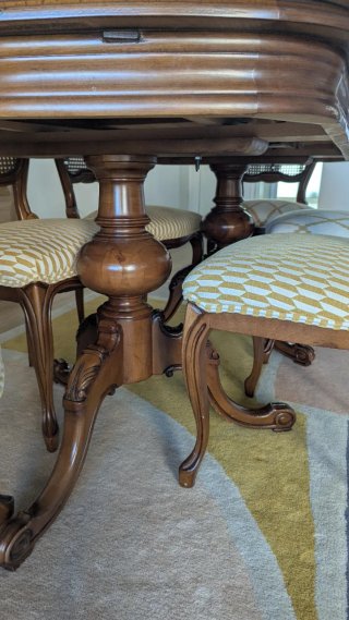 Mesa comedor y 6 sillas madera oscura