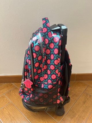Mochila totto con ruedas y estampado floral