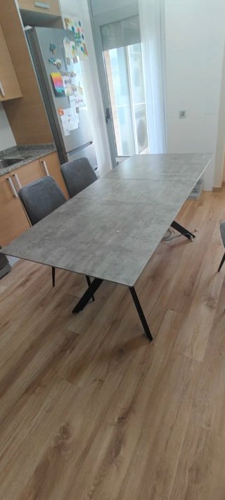 Mesa extensible 140-160cm + 4 sillas