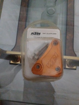 Protector Bomba Embrague KTM 547.32.075.000