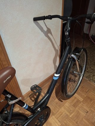 Bicicleta de paseo negra