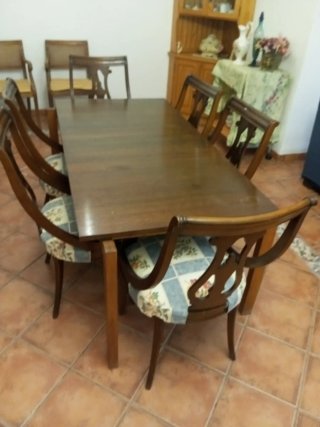 Mesa de comedor y 6 sillas