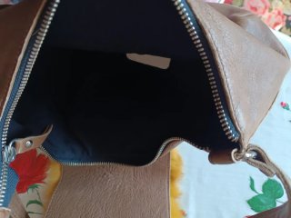 Bolso piel marrón Lau&Ang con pelo