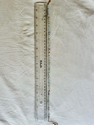 Collar corto de piedras naturales