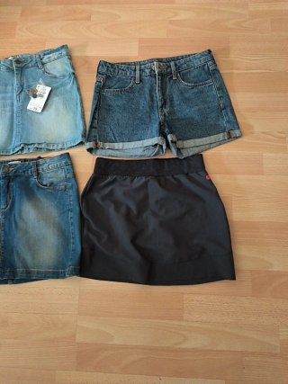 Todo el lote de prendas vaqueras nuevas por 5€