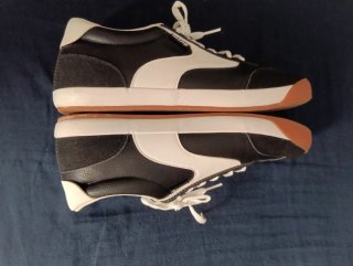 Zapatillas Mustang Negras y Blancas