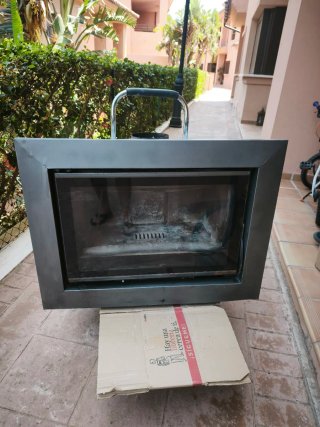 URGE Chimenea Carbel C70 plus leña con ventilación