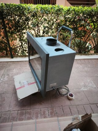 URGE Chimenea Carbel C70 plus leña con ventilación