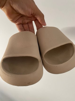 Chanclas beige Primark