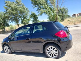 TOYOTA Auris 1.6  Automático
