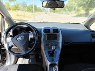 TOYOTA Auris 1.6  Automático
