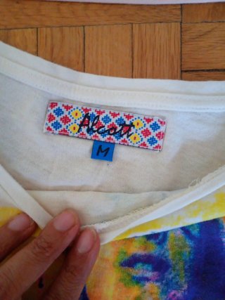 Consegna di Abbigliamento Taglia Unica