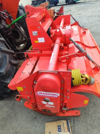 Rotavator Maschio Rojo como nueva 2.40 de ancho