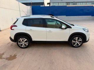 Peugeot 2008 Allure 1.6 BlueHDi Diésel 2017 – 132.