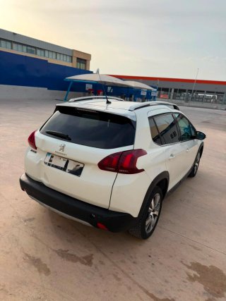 Peugeot 2008 Allure 1.6 BlueHDi Diésel 2017 – 132.