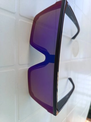 Gafas de sol estilo deportivo. Nuevas.