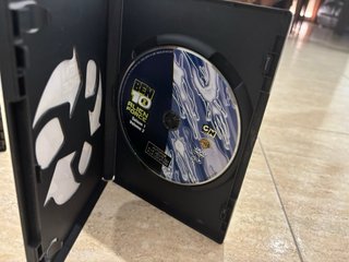 Ben 10 DVD Ultimate Alien volumen 1 y Alien Swarm