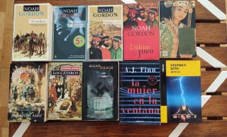 libros de bolsillo en castellano y 1 en catalán