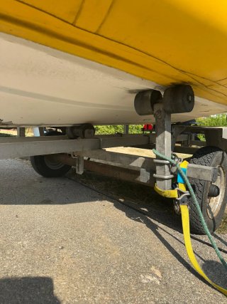 Zodiac Amarillo con Motor Mercury