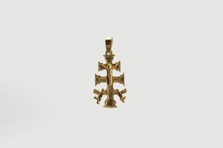 Cruz de oro de 18k. Ref:080-03-00023