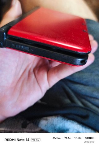 Nintendo 3DS XL + Cargador y Lápiz