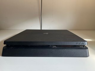 PS4 Slim 1TB + 2 Mandos + Cascos