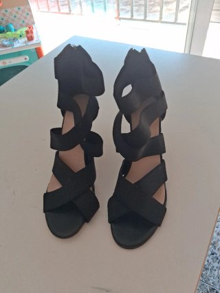 Zapatos de tacón negros