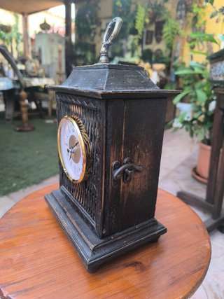 Reloj de Sobremesa Madera con Compartimento