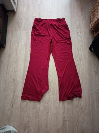 Pantalones rojos de campana